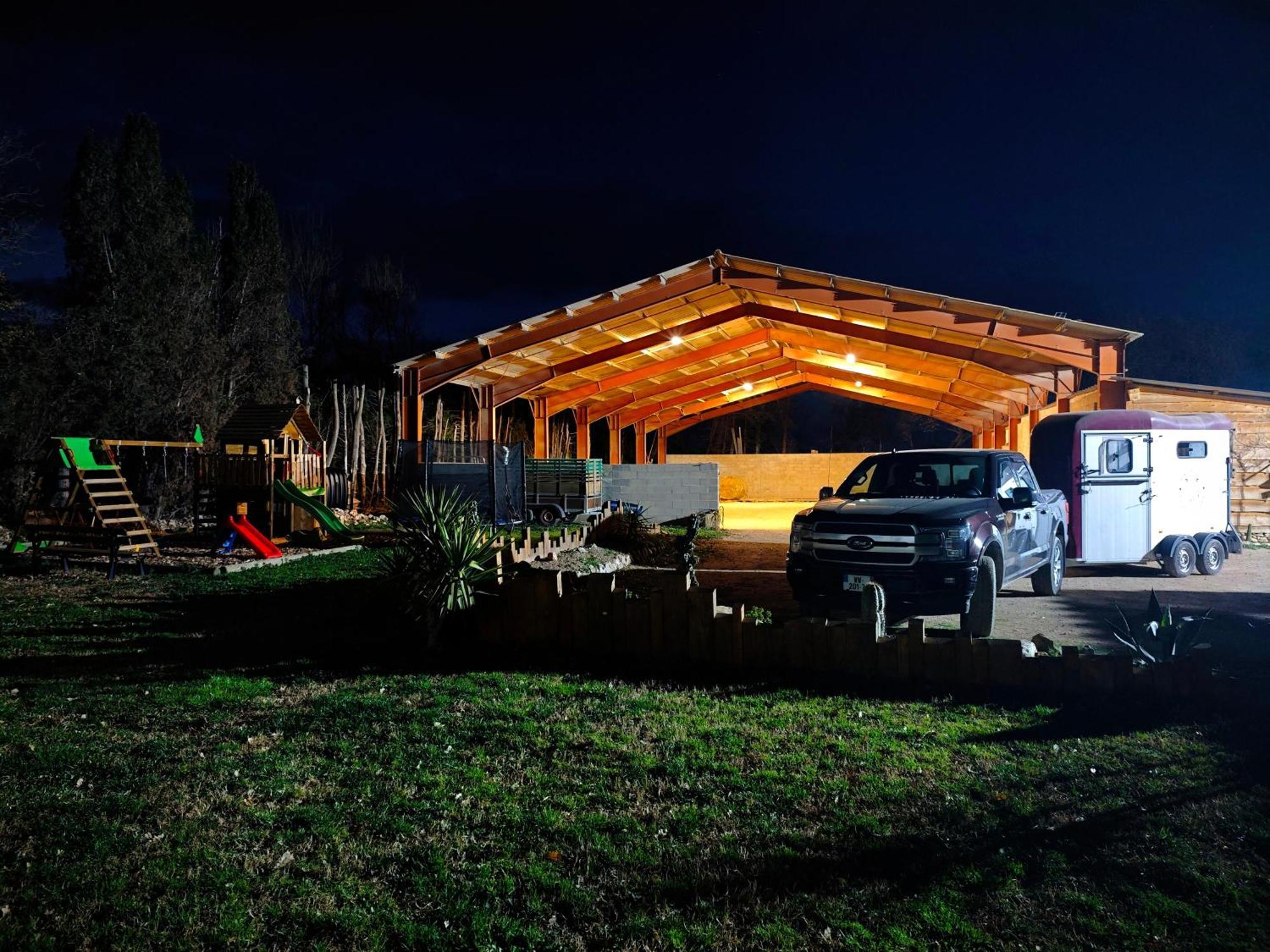 Appartement Insolite Au Ranch Wamakiti Le Soler Exterior photo